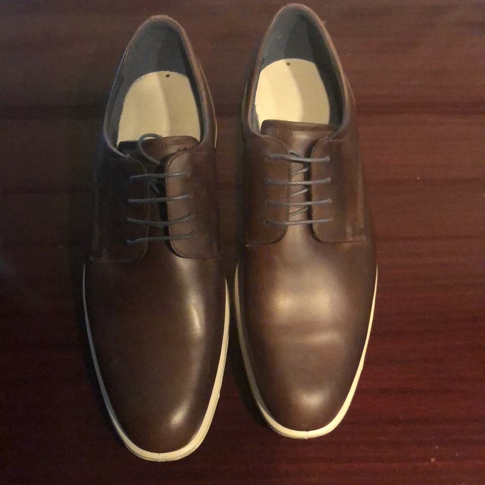 Ecco brown leather shoes - great condition.